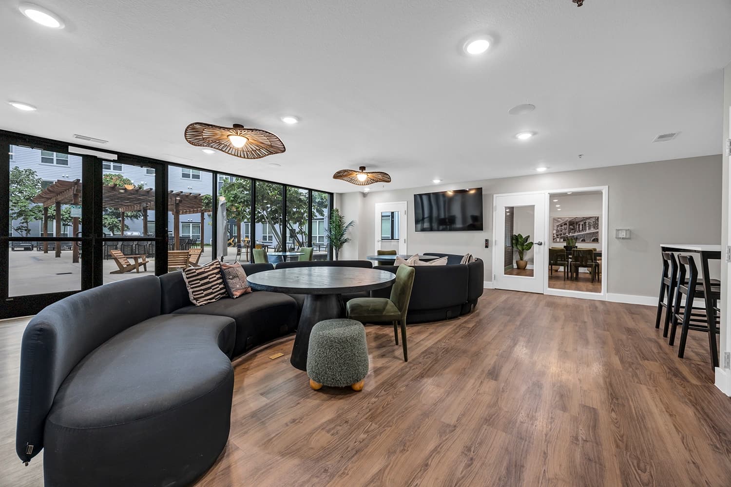 Grayson – Amenities – Lounge (2)