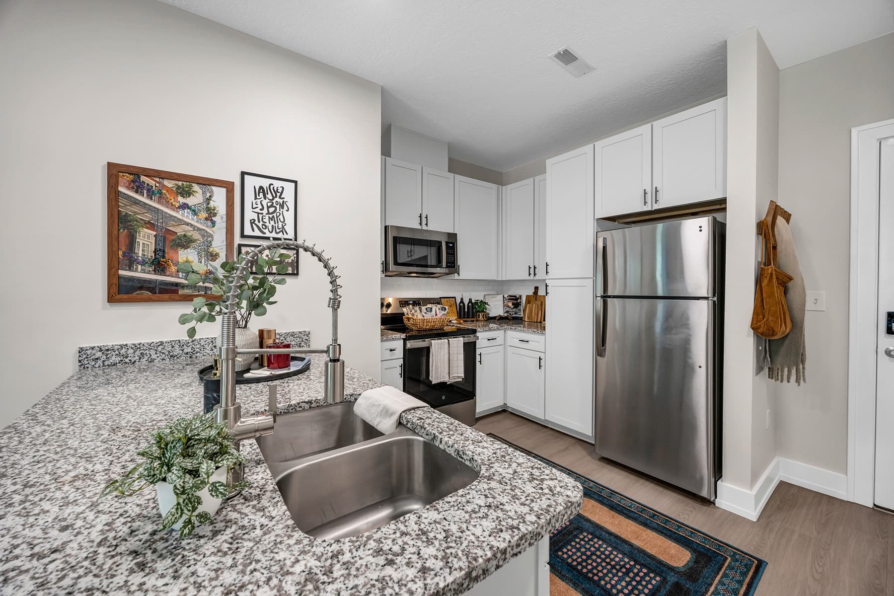 Grayson – Model – Kitchen (4)
